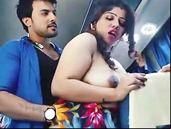 Chalti Bus Me Bhabhi Ki Chuday